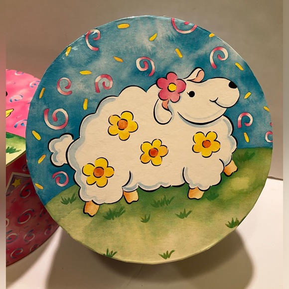 LOT OF 2 STORAGE BOXES. - Picture 6 of 11